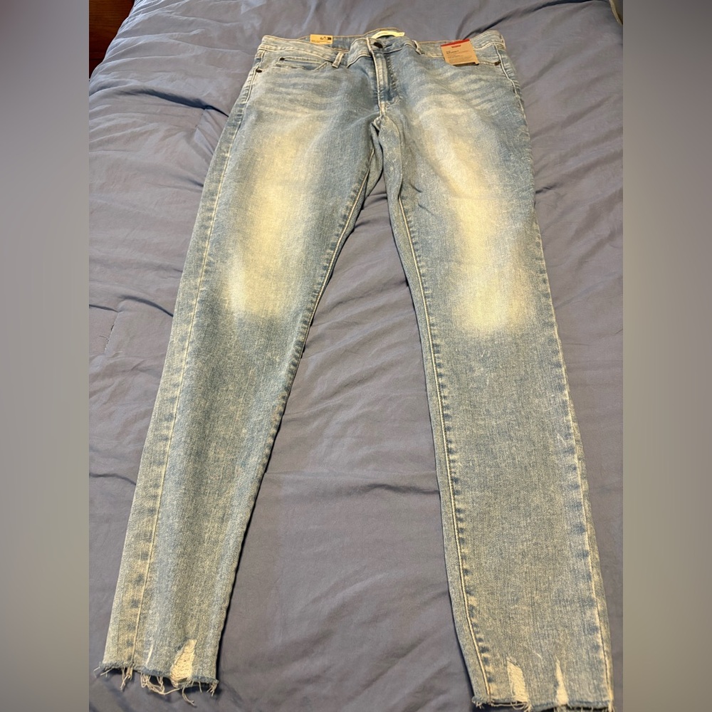 Levi's Light Blue Skinny Jeans for Women, Style 711
